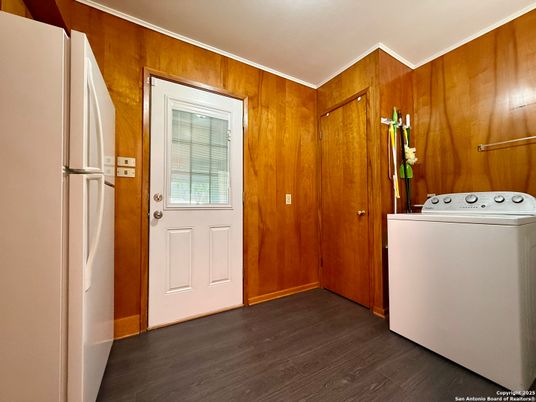 Interior, Washer, Wood Texture Flooring, Wooden Walls