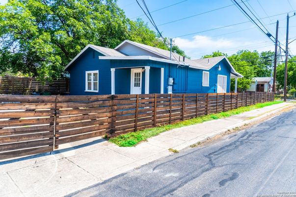 Exterior, Facade, None