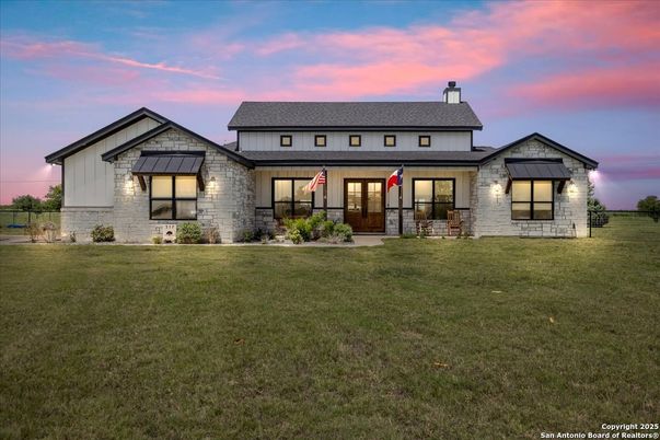 Backyard, Exterior, Facade, Farmhouse