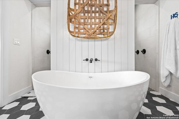 Bathroom, Free Standing Baths, Interior