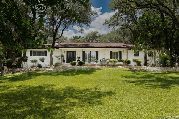 Backyard, Exterior, Facade, Ranch