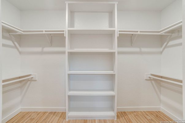 Interior, Walk-in Closets, Wood Texture Flooring