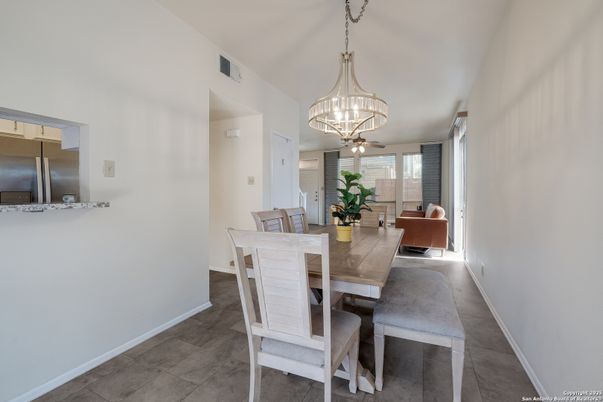 Chandelier, Dining room, Interior, Pendant Lights