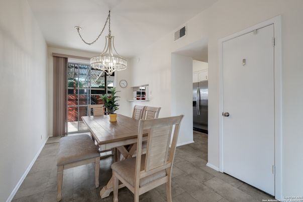 Chandelier, Dining room, Interior, Pendant Lights, Stainless Steel Appliances