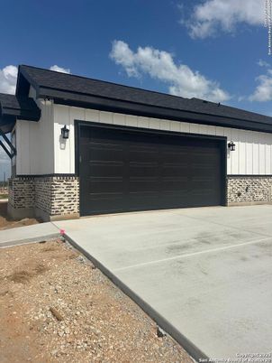 Detached Garage, Exterior