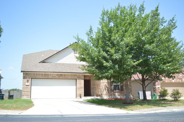 Attached, Exterior, Facade, Brick Facade, Ranch