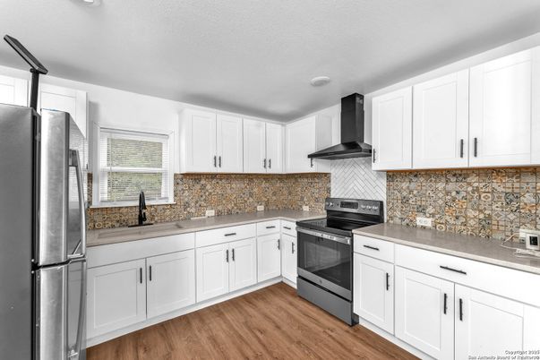 Interior, Kitchen, Stainless Steel Appliances, Wood Texture Flooring