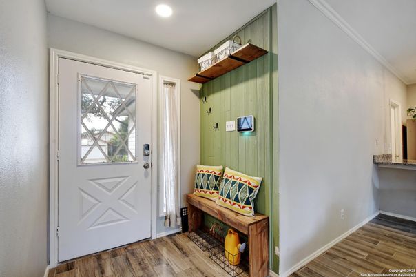 Interior, Recessed Lighting, Wood Texture Flooring
