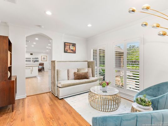 Interior, Living room, Pendant Lights, Recessed Lighting, Wood Texture Flooring