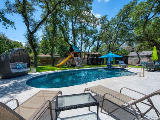 Exterior, Playground, Pool