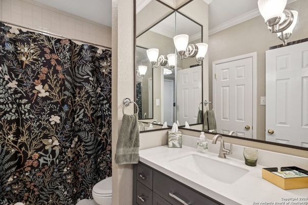 Bathroom, Interior, Pendant Lights