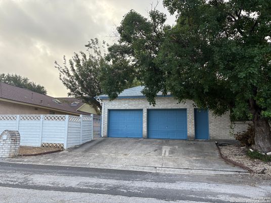 Detached Garage, Exterior