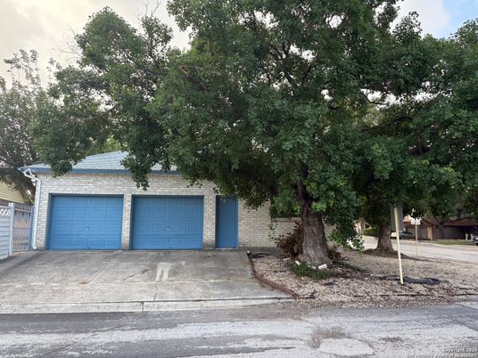 Detached Garage, Exterior