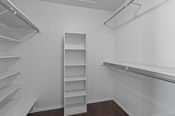 Interior, Walk-in Closets, Wood Texture Flooring