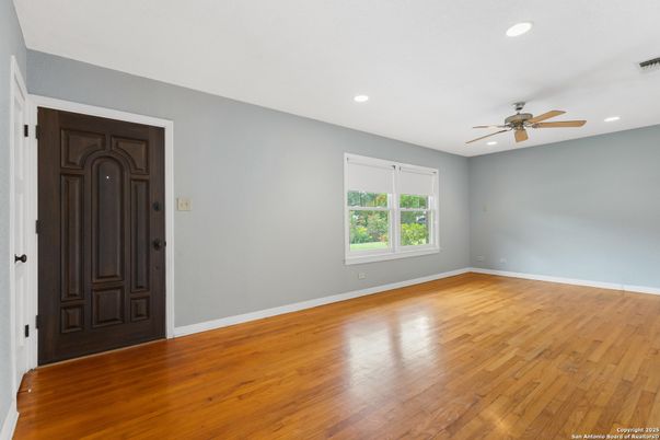 Empty room, Interior, Recessed Lighting, Wood Texture Flooring