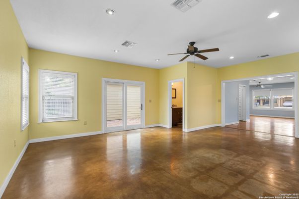 Empty room, Interior, Recessed Lighting