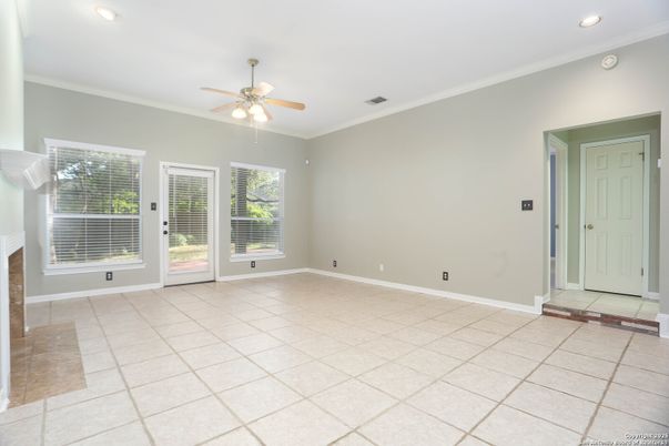 Empty room, Interior, Recessed Lighting