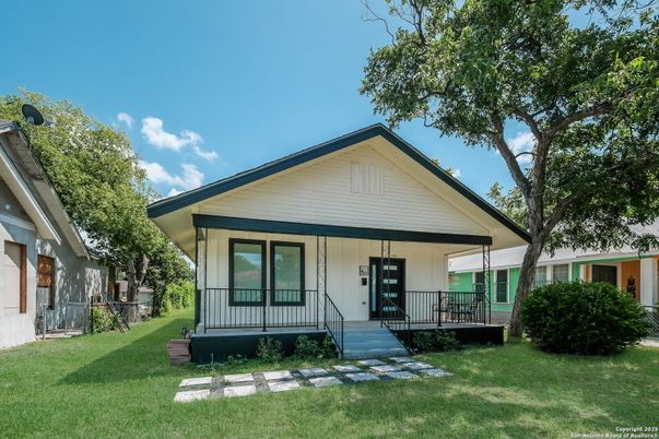 Backyard, Exterior, Facade, American Craftsman
