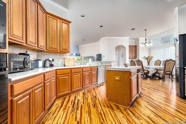 Chandelier, Dining room, Interior, Kitchen, Pendant Lights, Recessed Lighting, Wood Texture Flooring