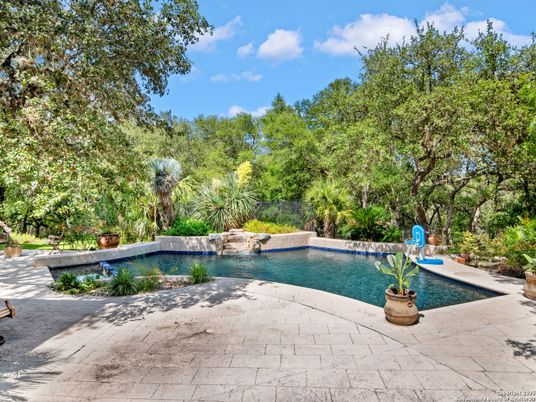 Exterior, Playground, Pool