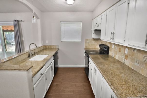 Interior, Kitchen, Pendant Lights, Wood Texture Flooring