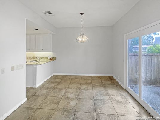 Empty room, Interior, Pendant Lights