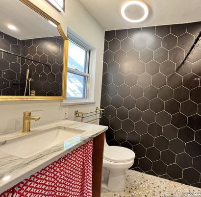 Bathroom, Interior, Recessed Lighting