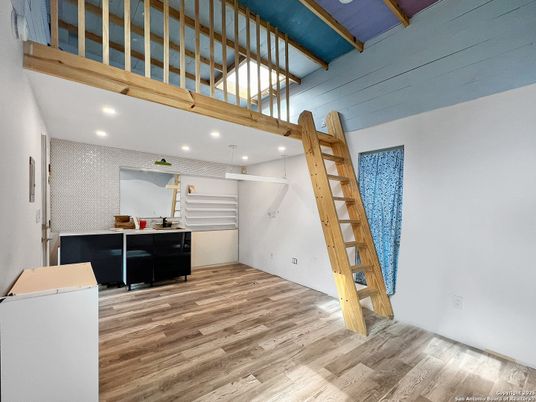 Interior, Pendant Lights, Recessed Lighting, Wood Texture Flooring