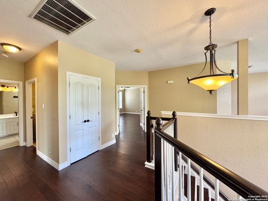 Interior, Pendant Lights, Wood Texture Flooring