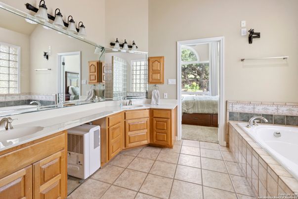 Bathroom, Dual Sink Vanities, Interior