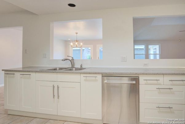 Chandelier, Interior, Kitchen, Recessed Lighting, Stainless Steel Appliances