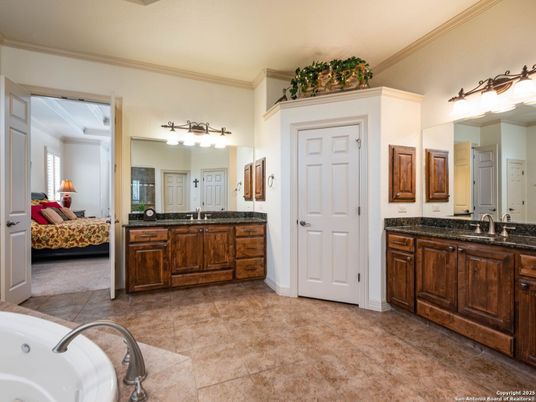 Bathroom, Bedroom, Dual Sink Vanities, Interior