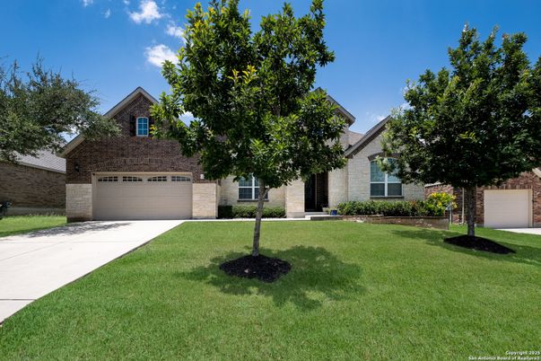 Attached, Exterior, Facade, Brick Traditional