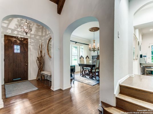 Chandelier, Dining room, Interior, Recessed Lighting, Wood Texture Flooring