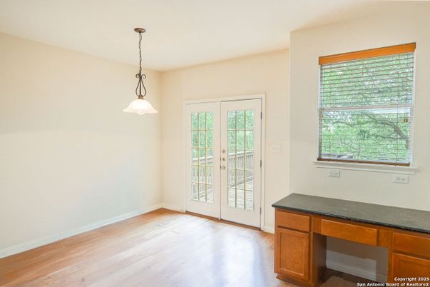 Empty room, Interior, Pendant Lights, Wood Texture Flooring