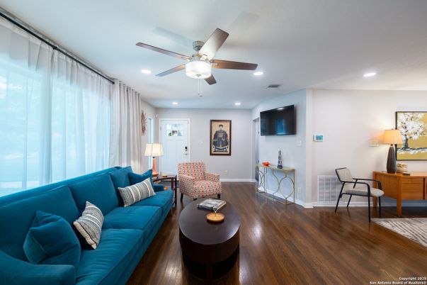 Interior, Living room, Recessed Lighting, Wood Texture Flooring