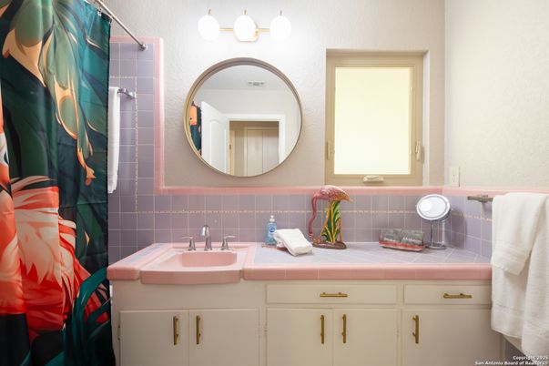 Bathroom, Interior, Tile Countertops