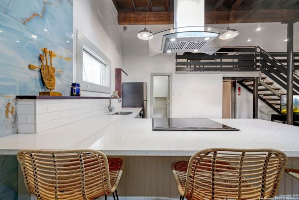 Interior, Pendant Lights, Recessed Lighting, Wooden Beams