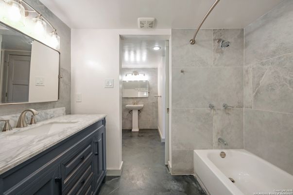 Bathroom, Dual Sink Vanities, Interior