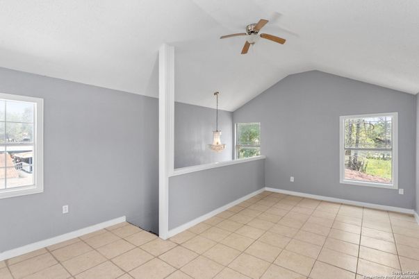 Empty room, Interior, Pendant Lights
