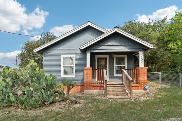 Exterior, Facade, American Craftsman