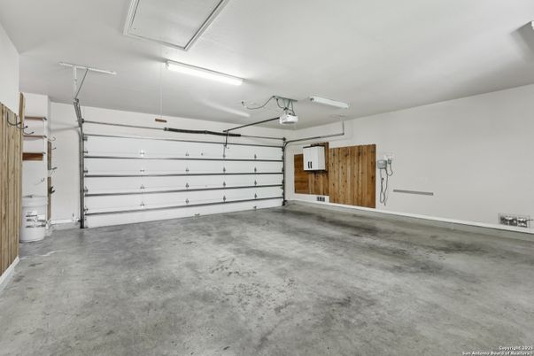 Garage, Interior