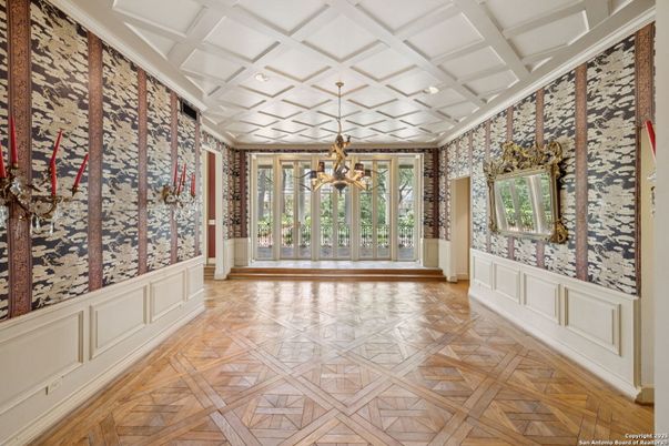 Chandelier, Empty room, Interior, Wood Texture Flooring
