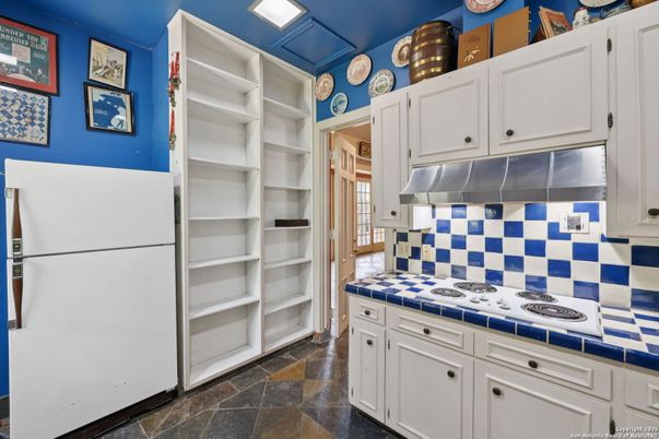 Interior, Kitchen, Recessed Lighting, Tile Countertops