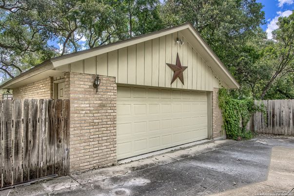 Detached Garage, Exterior