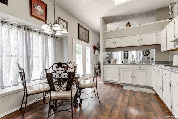 Dining room, Interior, Kitchen, Pendant Lights, Wood Texture Flooring
