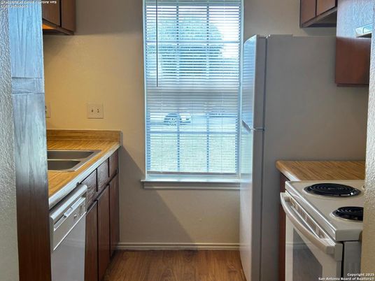 Interior, Kitchen, Stainless Steel Appliances, Wood Texture Flooring