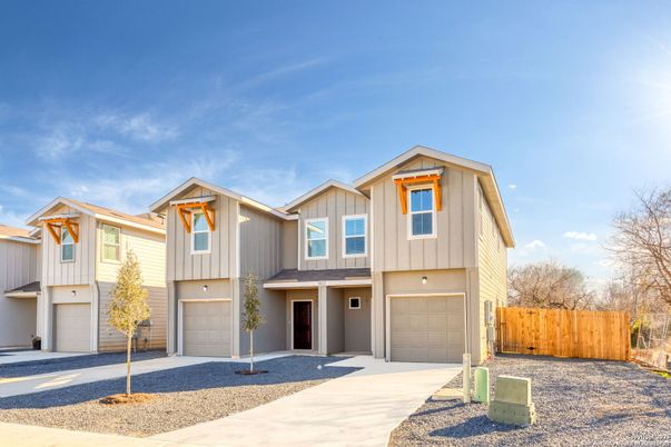 Attached, Exterior, Facade, Farmhouse