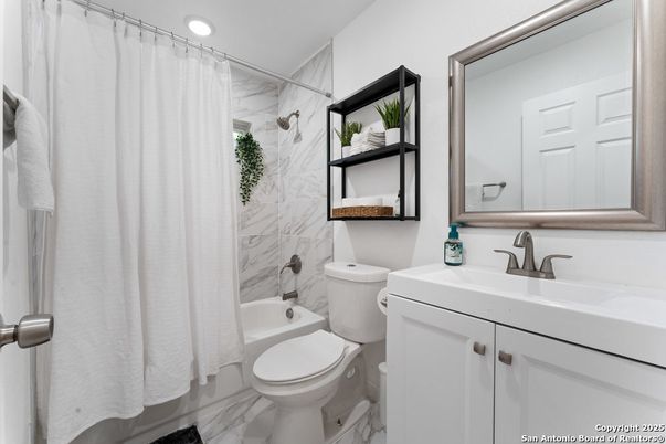 Bathroom, Interior, Marble, Marble Walls, Recessed Lighting