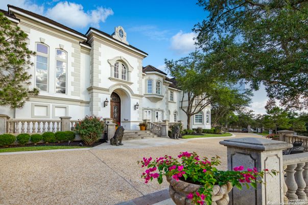 Exterior, Facade, French Provincial